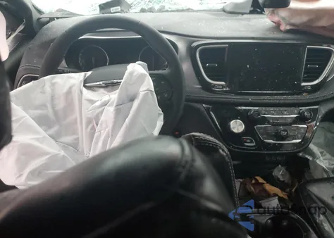 2023 Chrysler Pacifica Touring L z USA, uszkodzony, nr VIN 2C4RC1BG1PR516608